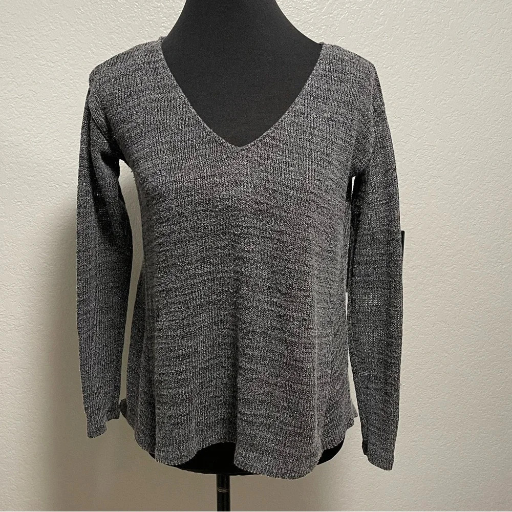 Aeropostale light weight grey vneck MEDIUM